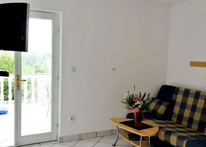 3 Apartment *