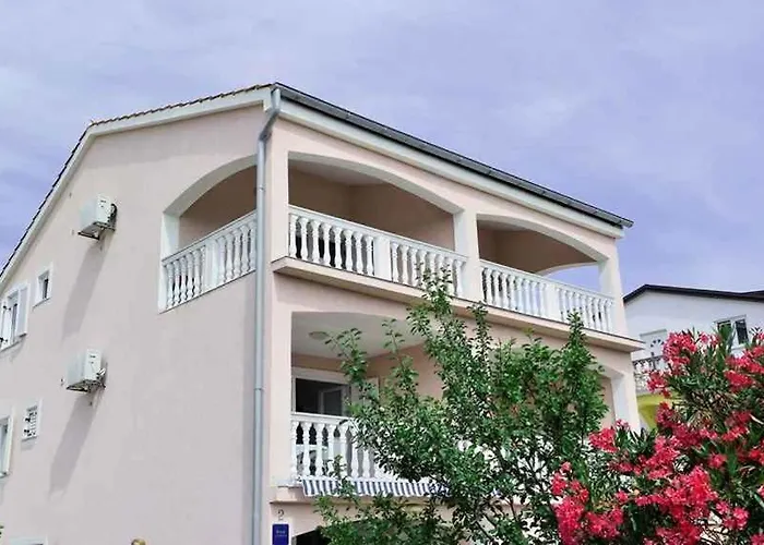 3 Apartment *