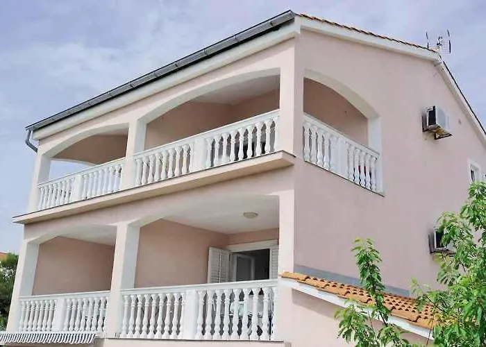 Apartment 3 *